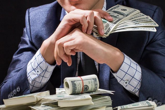 Thừa kế 2 tỷ USD rồi đốt sạch ở tuổi 22 vì một phụ nữ, bị truy lùng và cấm xuất cảnh: Câu chuyện ‘công tử giàu nhất tỉnh’ của đế chế ngành gang thép Sơn Tây