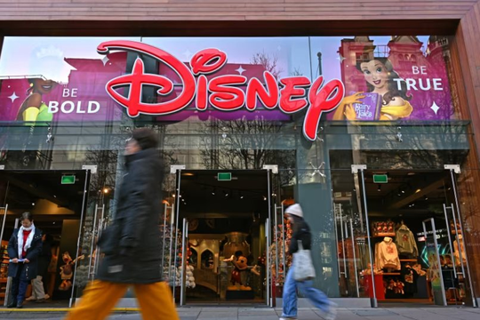 Ai rồi cũng lao vào cuộc đua AI: Disney rót 1 tỷ USD cho OpenAI, mở cửa 'kho báu vô giá' gồm 200 nhân vật hoạt hình 