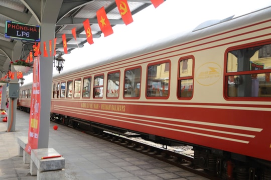 Tàu sang chảnh '5 sao' Hà Nội - Hải Phòng đem về bao nhiêu tiền cho Công ty Vận tải Đường sắt sau 7 tháng đi vào hoạt động?