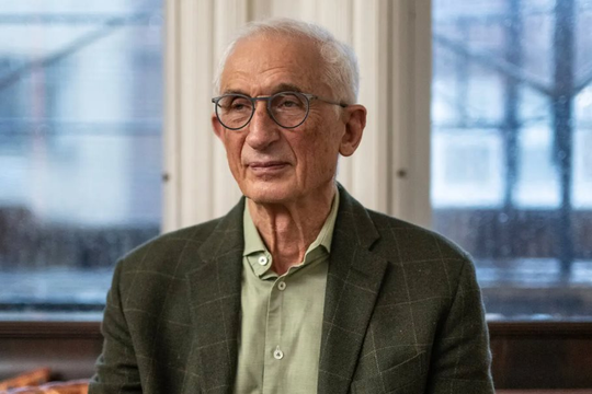 Cụ ông bị lừa chuyển khoản 2,2 tỷ đồng sau khi tải một ứng dụng