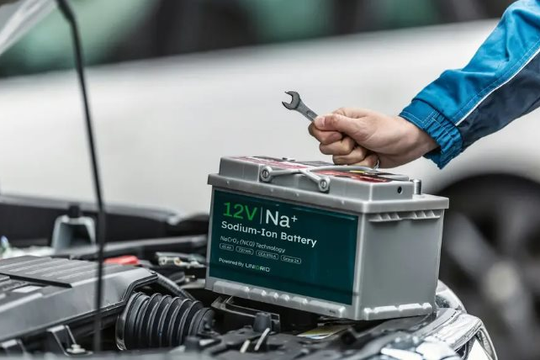 Mỹ công bố đột phá mới gây sốc về pin xe điện: Tuổi thọ gấp 10 lần pin truyển thống, ứng dụng từ xe máy đến xe bus điện
