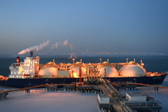 'Nghiện nặng' dầu Nga, một quốc gia châu Á muốn mua thêm cả LNG cho 'trọn bộ' 