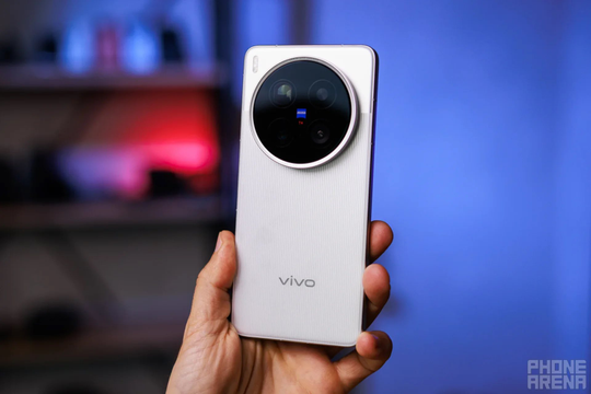 Chuyên gia công nghệ: "Sắp tới, tôi sẽ nói không với điện thoại iPhone, Samsung"