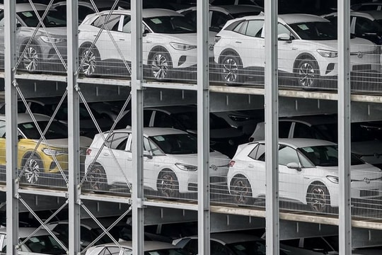 Sau tất cả, thị trường tiêu thụ 10 triệu xe/năm sẽ rút lại lệnh cấm hoàn toàn xe xăng