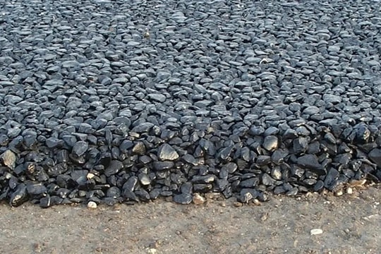 Phát minh của Mỹ làm rung chuyển ngành xây dựng cầu đường: Chất phụ gia ‘sống’ giải quyết gọn ơ nứt gãy nhựa đường, triệt ổ gà, tiết kiệm tiền tỷ