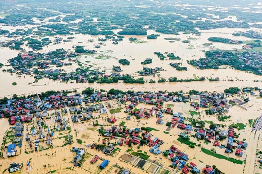 Bất chấp bão lụt, Việt Nam lập một kỷ lục khiến báo ngoại ngưỡng mộ