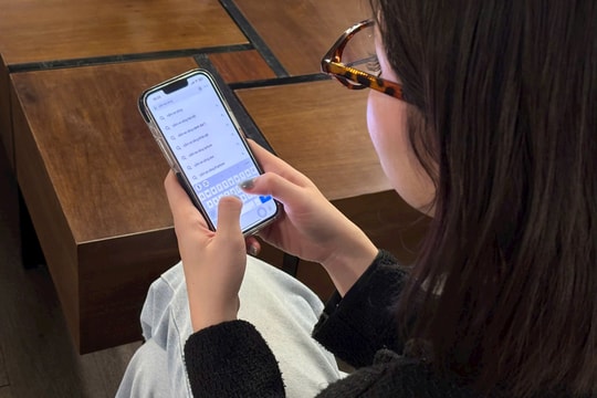 Người Việt theo dõi sát sao các thay đổi chính sách, tăng tra cứu về "phạt nguội", "đổi bằng lái", "cấm xe xăng", "tăng lương"...