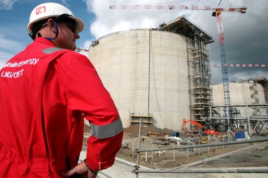 Mỹ bất ngờ dỡ lệnh trừng phạt dự án khí đốt ‘khủng’ của Nga, nước đồng minh Washington ‘thở phào’