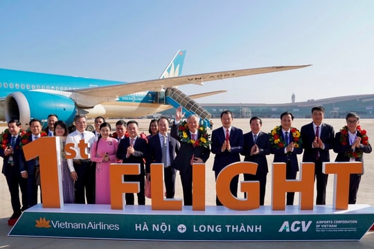 Vietnam Airlines thực hiện chuyến bay chở khách đầu tiên tại Sân bay Long Thành, 'bật công tắc' cửa ngõ hiện đại nhất Việt Nam 