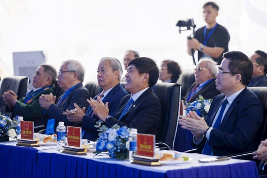 Tỷ phú Trần Đình Long nhấn nút dự án 10.000 tỷ: Sẽ ra lò  thép ray "Made in Vietnam" sớm hơn một năm so với kế hoạch