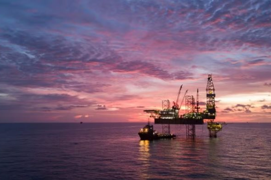 Phát hiện một lớp dầu nằm ngang trữ lượng 200 triệu thùng cùng mỏ khí quy mô lớn tại một quốc gia châu Á
