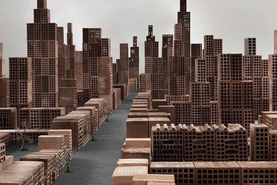 Từ đất và lửa đến sự trường tồn: "Siêu vật liệu" được khai sinh từ hàng nghìn năm trước vẫn miệt mài dựng nên các siêu đô thị giữa thế giới hiện đại