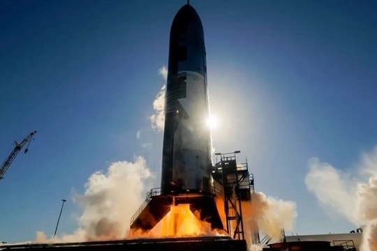 Cú sốc của SpaceX: Tàu Starship bất ngờ phát nổ giữa không trung, tính mạng của 450 hành khách bị đe dọa