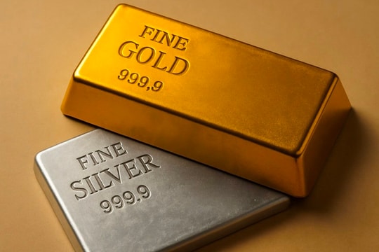 Thị trường ngày 22/12: Vàng và bạc cùng lập đỉnh lịch sử mới, dầu nhích tăng giữa lo ngại nguồn cung toàn cầu