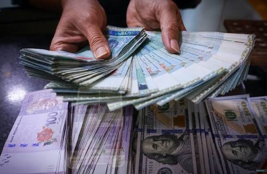 Láng giềng nước ta sở hữu đồng tiền mạnh nhất châu Á