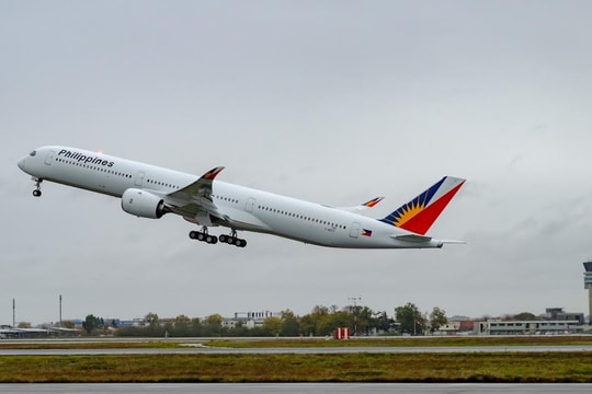 Hãng hàng không Philippine Airlines nhận máy bay Airbus A350-1000 đầu tiên