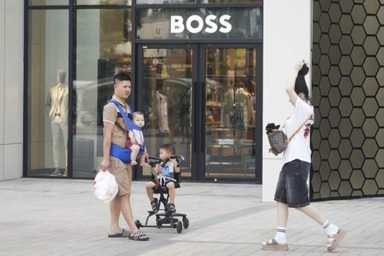 Tỷ suất sinh của Việt Nam rơi xuống mức thấp lịch sử, chuyên gia cảnh báo có thể sẽ giảm tiếp trong gần 5 thập kỷ tới