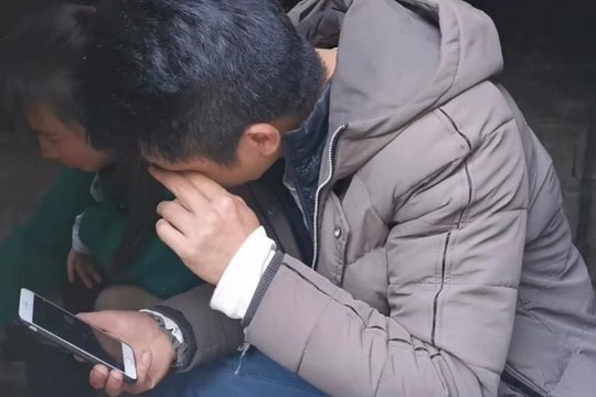 Chuyển khoản 205 triệu đồng cho cô gái lạ sinh năm 2007, đến khi phát hiện, người đàn ông vội báo công an