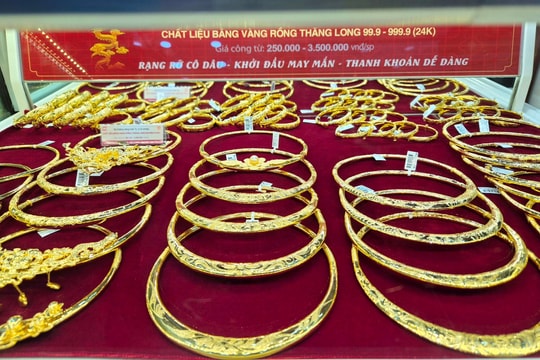 Sáng 24/12: Giá vàng thế giới tăng vượt mốc 4.500 USD/ounce, vàng trong nước tiếp đà tăng 