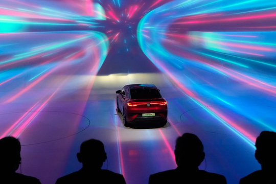 Ngành xe điện bước vào ‘kỷ nguyên 18 tháng’: Các hãng ô tô Phương Tây đang phá vỡ mọi quy tắc cũ để sinh tồn