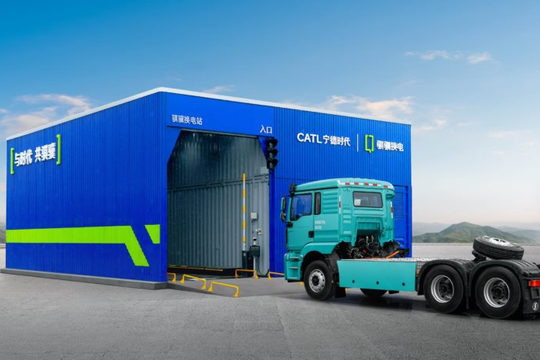 Việt Nam còn đang khởi động trạm đổi pin xe máy, quốc gia này đã khai trương trạm đổi pin xe tải hạng nặng: Quy trình mất đúng 5 phút, 5 năm nữa bao phủ toàn tuyến đường bộ 