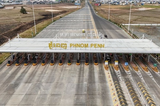 Bị Trung Quốc tạm dừng cho vay, Campuchia đã trả nợ cho Bắc Kinh bao nhiêu trong gần 2 năm qua?