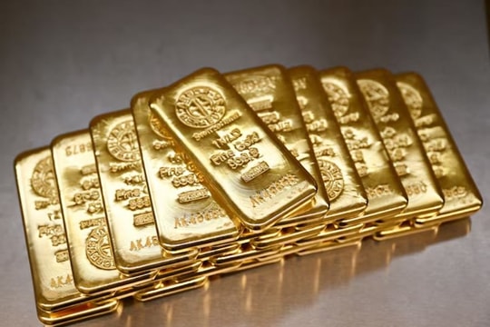 Thị trường ngày 26/12: Vàng bạc lập đỉnh lịch sử mới, dầu phục hồi yếu ở mức giá thấp