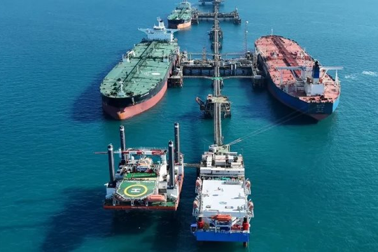 Khoan sâu xuống đáy biển, một quốc gia trúng lớn: Phát hiện giếng dầu chứa 22 triệu tấn dầu thô và khí ngưng tụ, 5 tỷ m³ khí tự nhiên