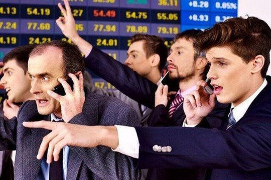 Đang dò đáy 2 năm, một cổ phiếu BĐS bất ngờ "tím lịm" 2 phiên liên tiếp