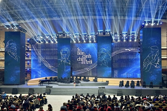 Show diễn "Về Đây Bốn Cánh Chim Trời" hoãn đột ngột sát giờ chót khiến khán giả bức xúc: Công ty nào đứng sau?