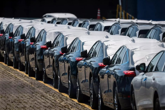 Giảm giá 1,5 tỷ đồng vẫn ế ẩm: Bong bóng xe điện Trung Quốc xì hơi, đến ‘ông vua’ BYD cũng bất ngờ lao dốc gần 27% doanh số