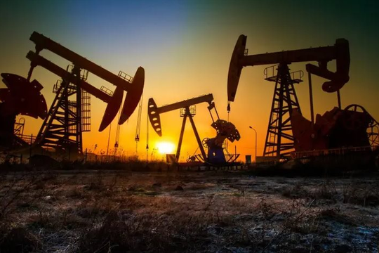 Một 'cứu tinh' không ngờ tới đang giúp dầu Nga chảy vào châu Âu: Trung chuyển hơn 5,5 triệu thùng dầu vào EU, là khách hàng lớn thứ 2 sau Ấn Độ