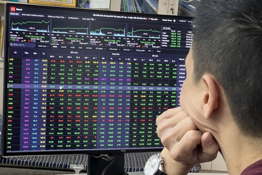 Chứng khoán ngày cuối năm 2025: Gần 3,9 tỷ cổ phiếu VIC về tài khoản, hệ sinh thái FLC chính thức rời sàn