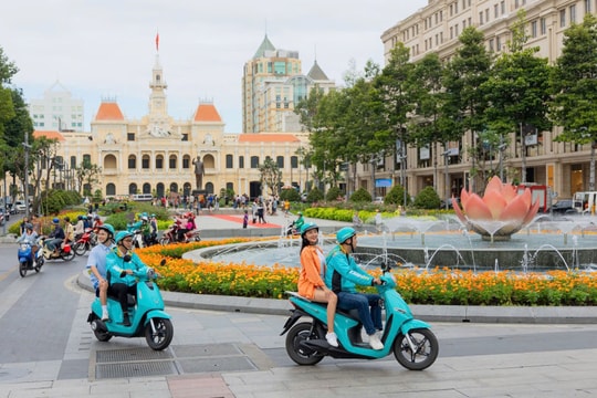 Tỷ phú Phạm Nhật Vượng chơi lớn: VinFast, Xanh SM hỗ trợ 400.000 tài xế xe ôm tại TP.HCM mua xe máy điện trả góp 0%