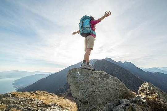 VNDirect: VN-Index có thể cán mốc 2.099 điểm, loạt nhóm cổ phiếu sẽ được "tái định giá" trong năm 2026