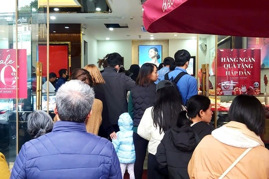 Chuyện lạ ở Bảo Tín Mạnh Hải: Người dân nô nức ra tiệm vàng làm một việc, chấp nhận "lời hẹn" 90 ngày