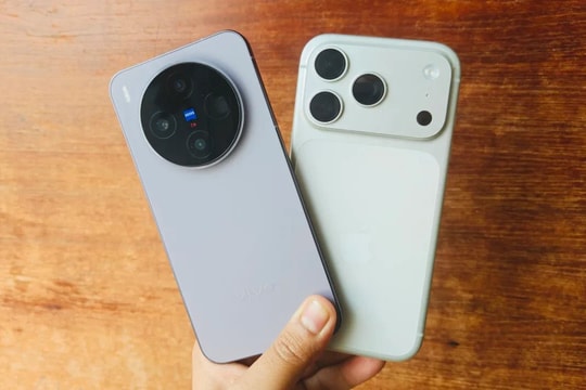 Cây bút công nghệ: "Dùng thử mẫu điện thoại Trung Quốc này, tôi bất ngờ vì nó bé tí hon mà hơn cả iPhone"