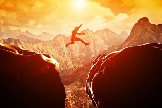 VN-Index liên tiếp phá đỉnh nhưng nhiều nhóm cổ phiếu vẫn loanh quanh vùng 1.600 điểm, CTCK chỉ ra điểm lưu ý 