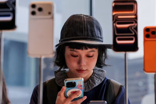 Chiếc điện thoại phơi bày hệ sinh thái phức tạp tại Trung Quốc: Bị ứng dụng ngân hàng từ chối giao dịch, Taobao, Alipay đồng loạt tẩy chay