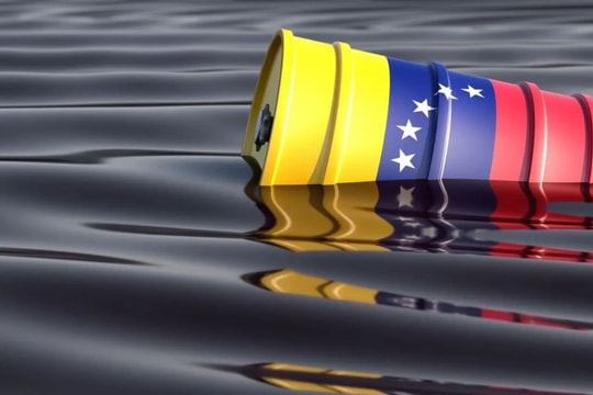 Thị trường ngày 7/1: Dầu mỏ Venezuela xoay trục sang Mỹ, làm rung chuyển cán cân cung cầu toàn cầu