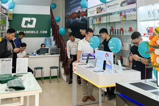 Hàng công nghệ thắng lớn khi “lên sàn”