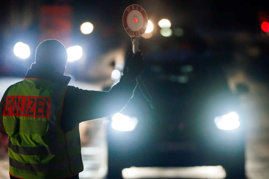 Nền kinh tế 5 nghìn tỷ USD chịu cảnh chưa từng có trong 80 năm: Cả thủ đô mất điện suốt 6 ngày giữa trời rét buốt, hàng chục nghìn người sống trong bóng tối