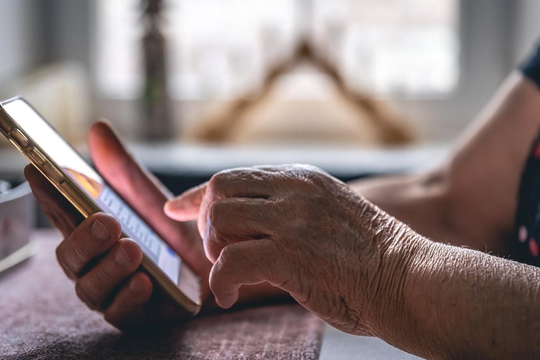 Chụp ảnh chân dung và gửi đi, 2 phút sau, người đàn ông ở Gia Lai bị trừ sạch 114 triệu đồng trong tài khoản: Công an lập tức có cảnh báo