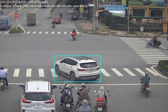 Hiện nay, mức phạt lỗi vượt đèn đỏ đối với xe máy và ô tô là bao nhiêu?
