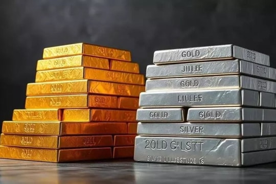 Bạc tăng 13% trong 13 ngày, vàng đạt 4.600 USD: Liệu một chu kỳ siêu tăng trưởng mới sắp bắt đầu?
