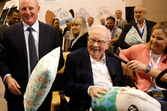 Nghịch lý cuối sự nghiệp của huyền thoại Warren Buffett: Ngồi trên núi tiền nhưng vẫn ‘bất lực’ để ước mơ dang dở