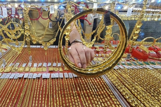 Người phụ nữ 30 tuổi đem bán đôi bông tai vàng, 2 ngày sau công an dùng các biện pháp nghiệp vụ truy tìm