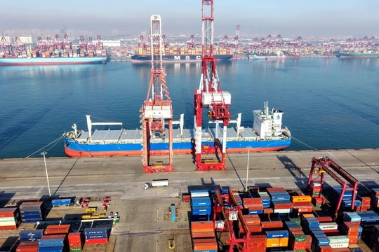 Bất chấp căng thẳng thương mại với Mỹ, Trung Quốc ghi nhận một con số kỷ lục gần 1,2 nghìn tỷ USD, IMF phải lên tiếng 