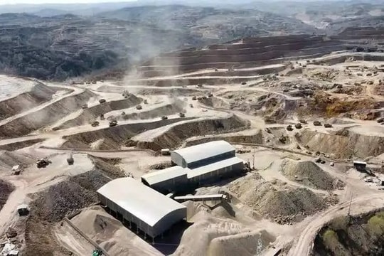 Phát hiện mỏ quặng bô xít trữ lượng 183 triệu tấn tại láng giềng Việt Nam