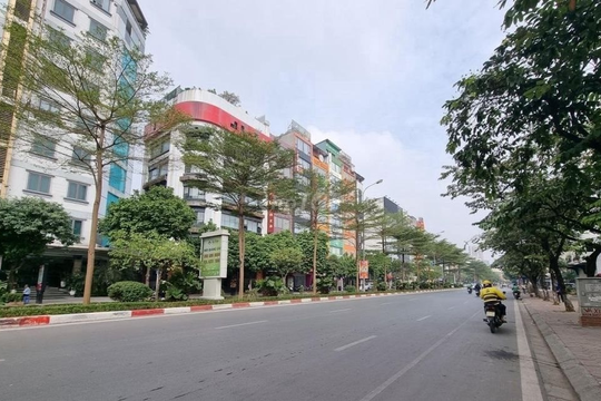 Công an Hà Nội ập vào một tiệm vàng trên phố Trung Kính